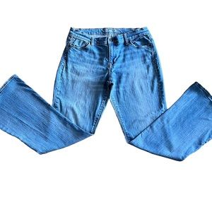 Old Navy the sweet heart flared jeans. Preowned and in great shape